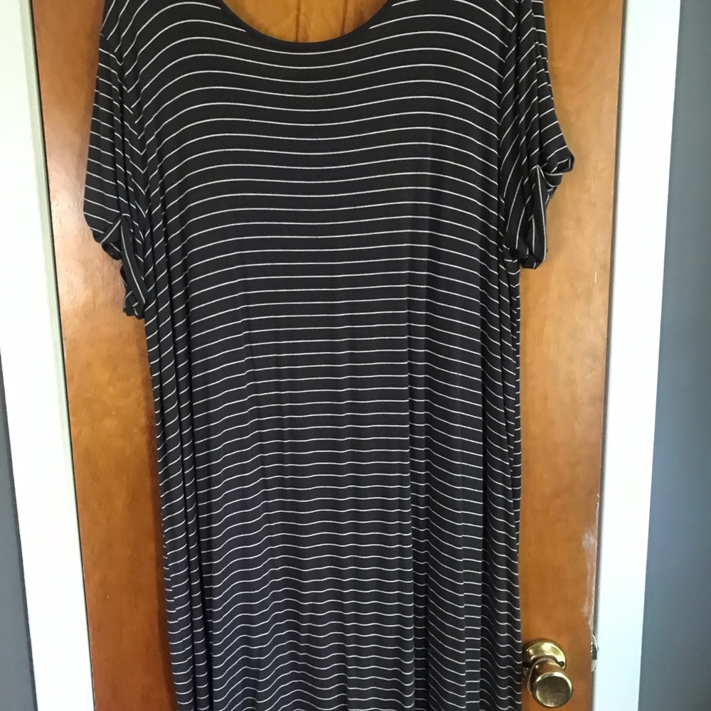 Olive tshirt dress w/criss cross back